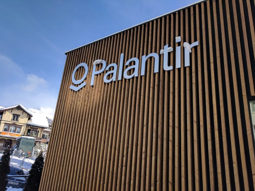 Filtración revela el plan de Palantir para ayudar al ICE a deportar personas