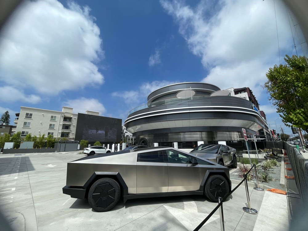 'It's Not a Political Statement': Checking in With Tesla Superfans at Elon Musk's New Diner
