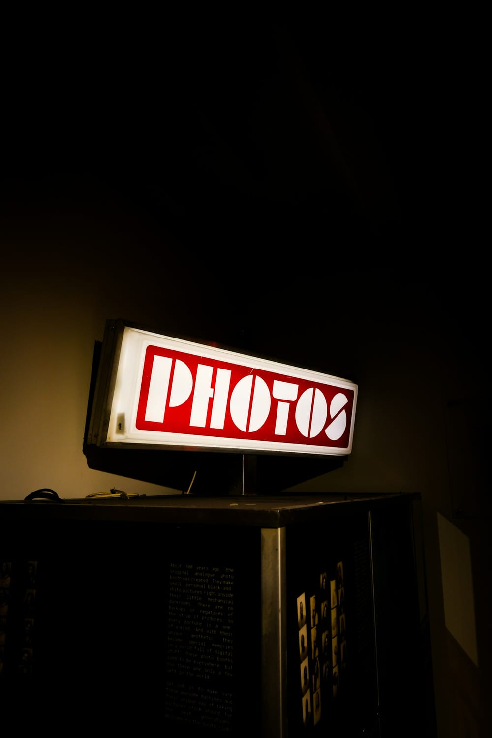 Wedding Photo Booth Company Exposes Customers’ Drunken Photos