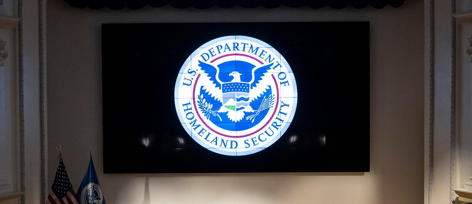 DHS Cracks Large-Scale Apple Counterfeiting ‘Refund Fraud’ Ring